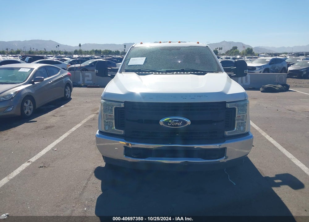 2017 FORD F-350 CHASSIS XL VIN: 1FDRF3G62HEC16931