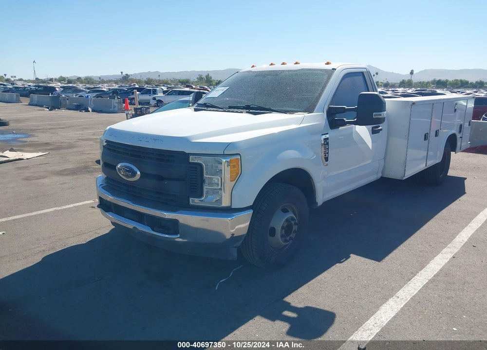 2017 FORD F-350 CHASSIS XL VIN: 1FDRF3G62HEC16931