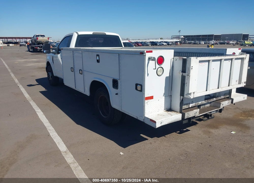 2017 FORD F-350 CHASSIS XL VIN: 1FDRF3G62HEC16931