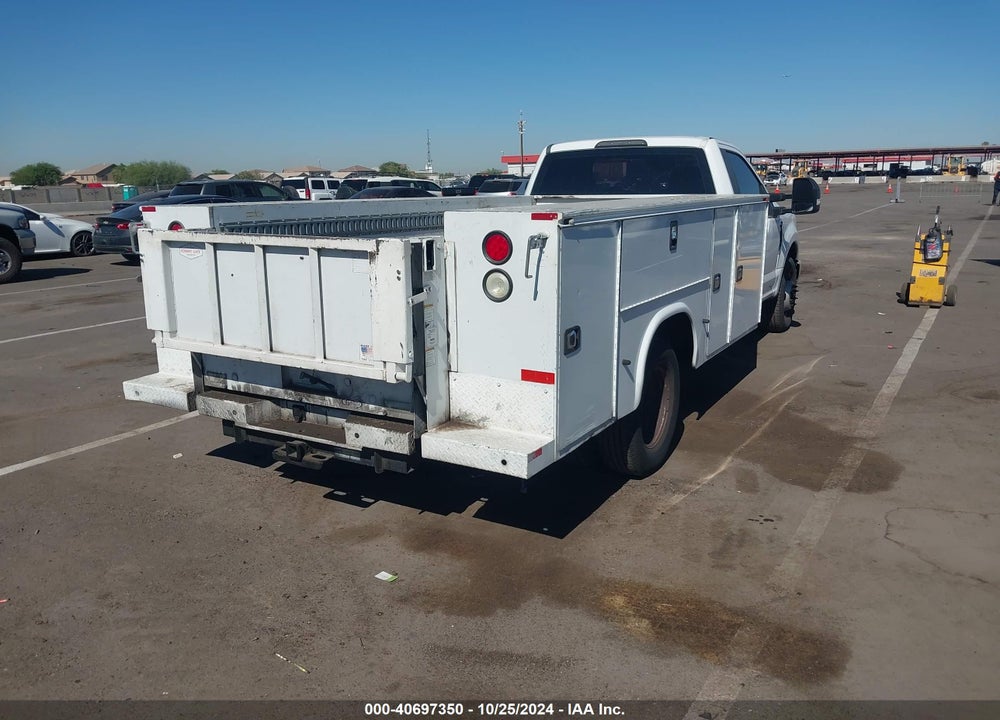 2017 FORD F-350 CHASSIS XL VIN: 1FDRF3G62HEC16931