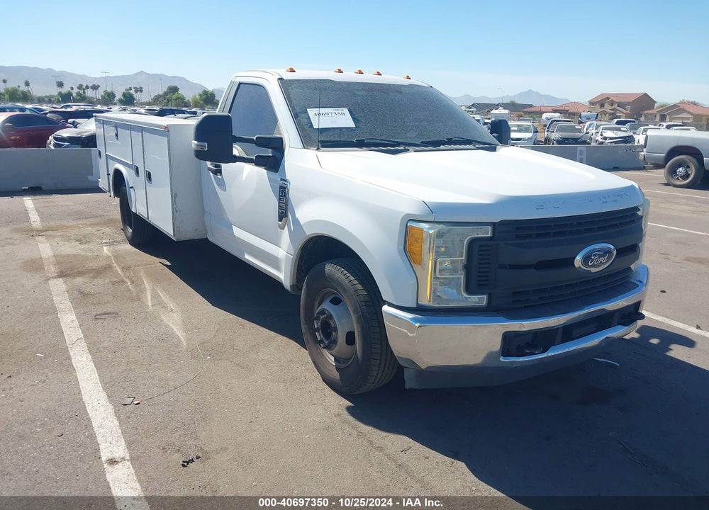 2017 FORD F-350 CHASSIS XL VIN: 1FDRF3G62HEC16931