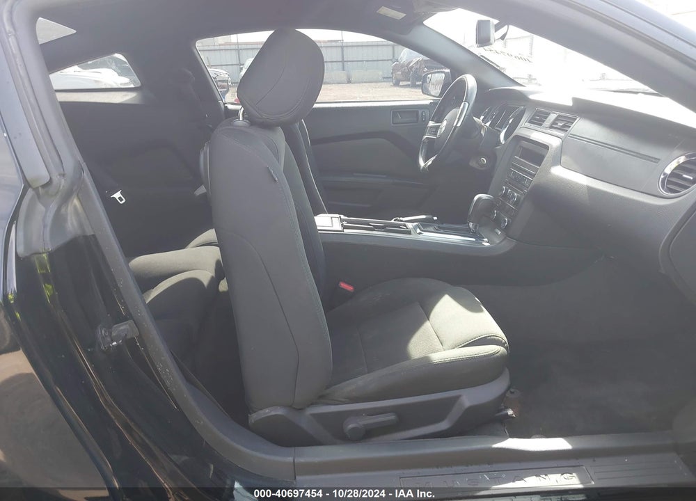 2014 FORD MUSTANG V6 VIN: 1ZVBP8AM1E5321721