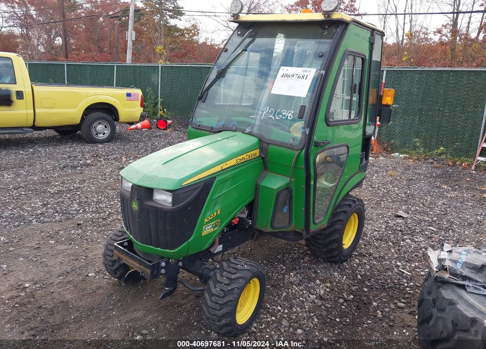 2014 JOHN DEERE 1023E VIN: 1LV1023ECEH415136