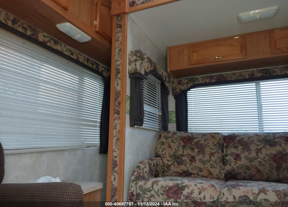 2003 COACHMEN CHAPARAL VIN: 1TC3B054133002060