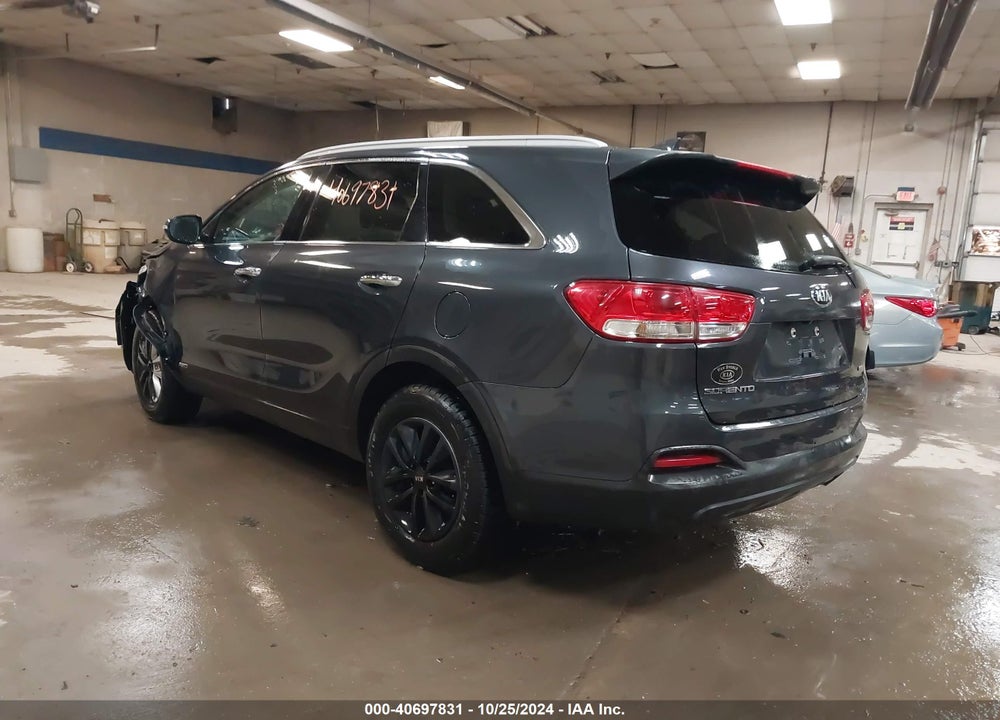 2018 KIA SORENTO 2.4L LX VIN: 5XYPGDA35JG347216