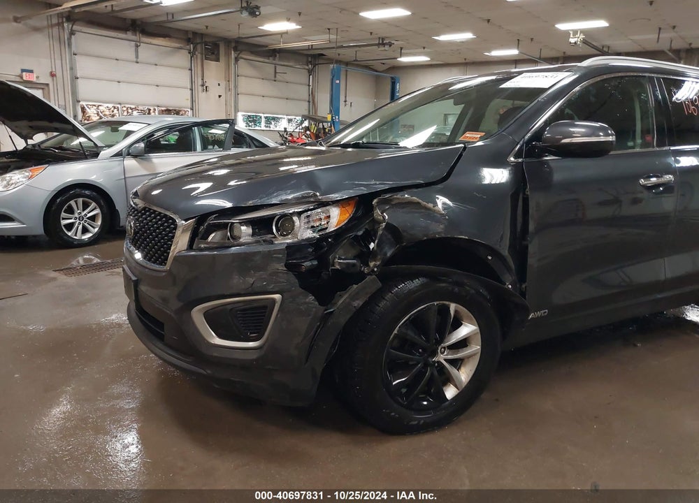 2018 KIA SORENTO 2.4L LX VIN: 5XYPGDA35JG347216