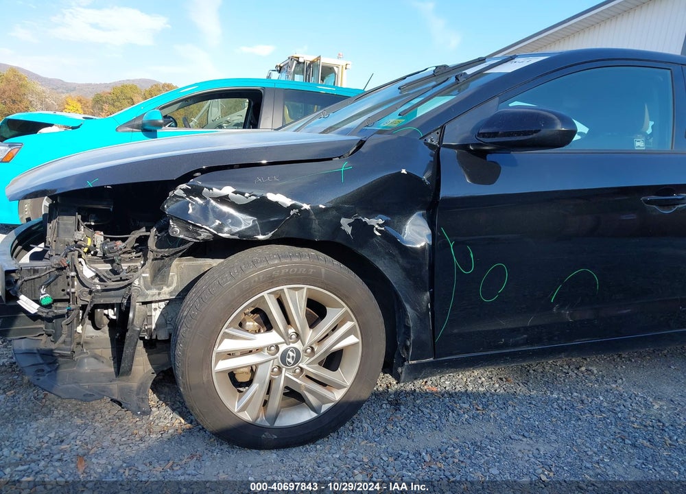 2019 HYUNDAI ELANTRA SEL VIN: 5NPD84LF8KH420239