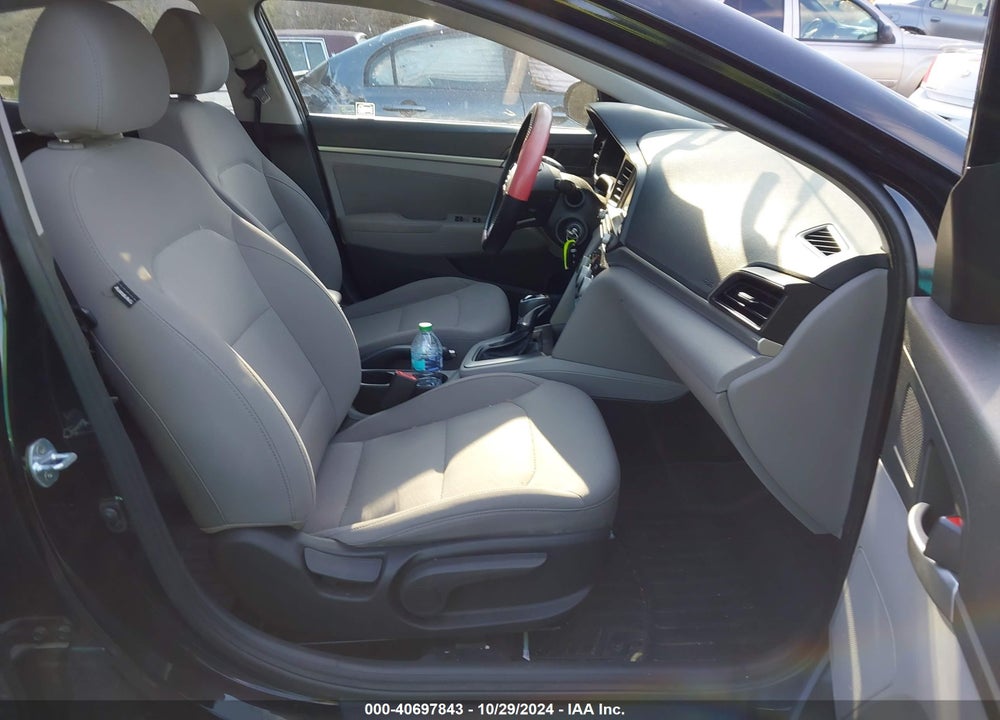 2019 HYUNDAI ELANTRA SEL VIN: 5NPD84LF8KH420239