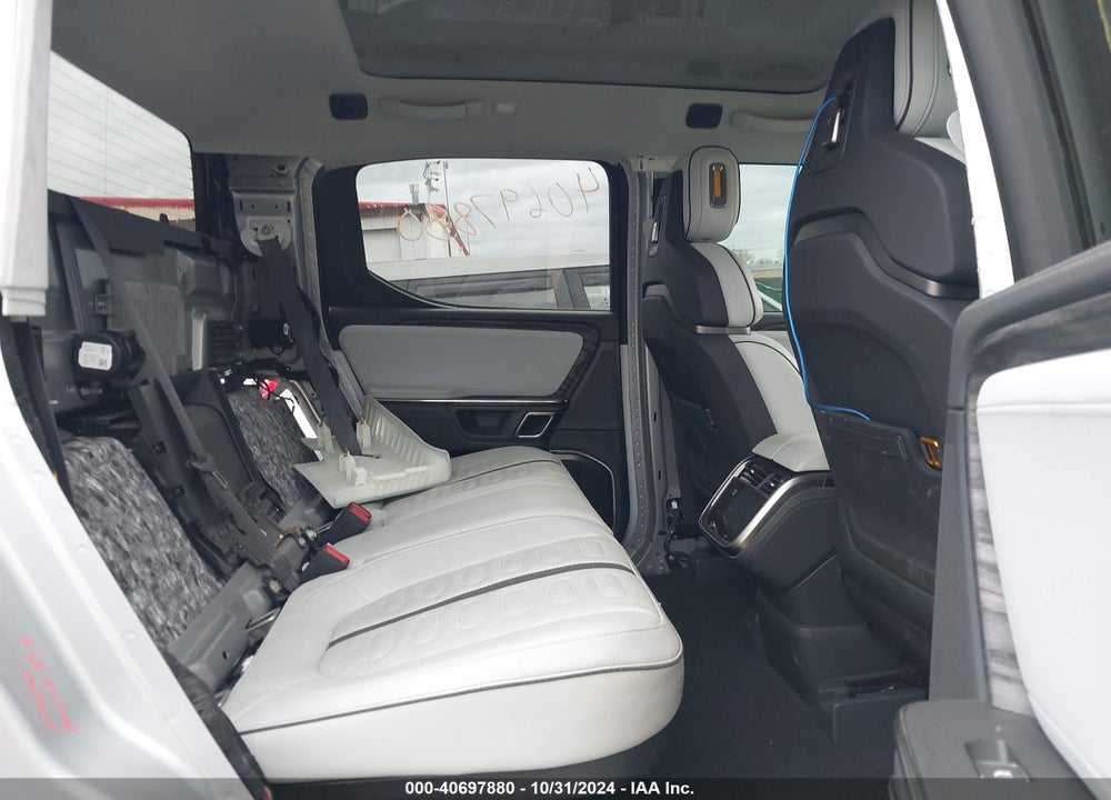 2022 RIVIAN R1T ADVENTURE VIN: 7FCTGAAA8NN012102