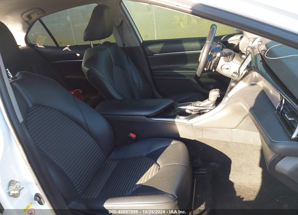 2019 TOYOTA CAMRY SE VIN: 4T1B11HK5KU196297