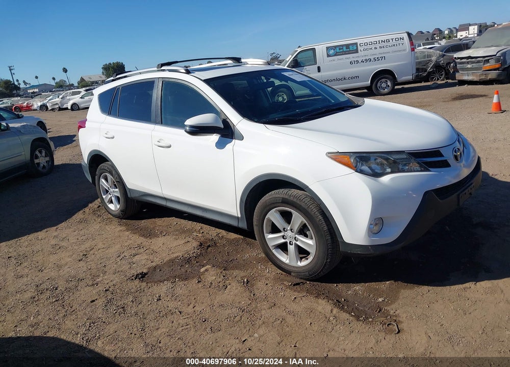 2014 TOYOTA RAV4 XLE VIN: JTMWFREV3EJ013098