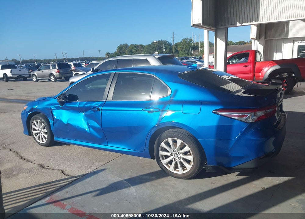 2019 TOYOTA CAMRY LE VIN: 4T1B11HK8KU264284
