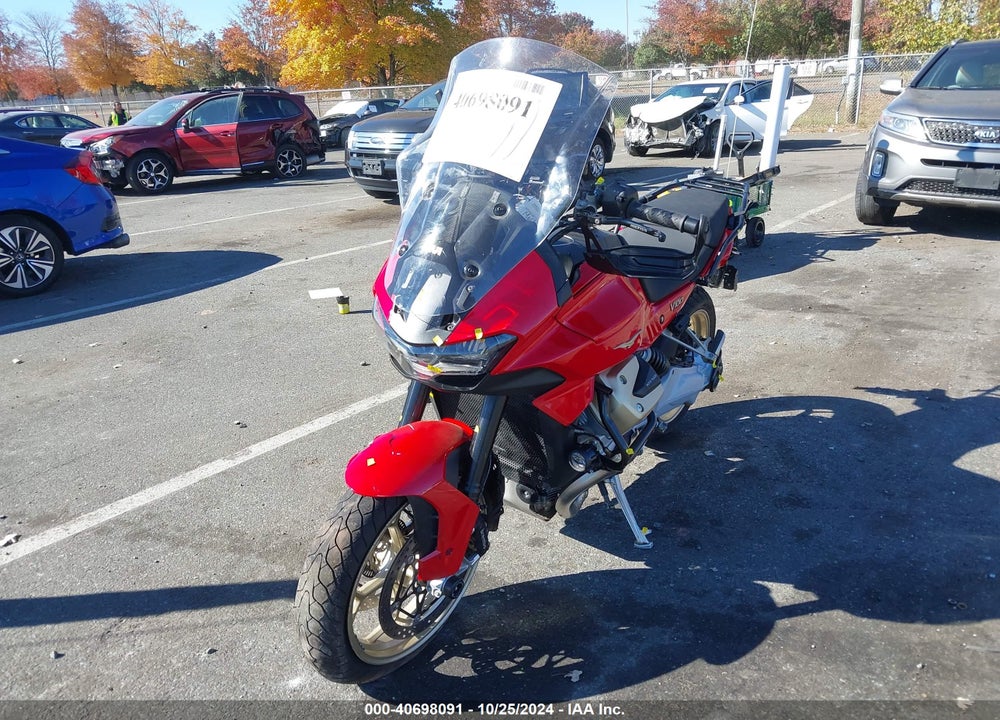 2023 MOTO GUZZI V100 MANDELLO VIN: ZGUMGUA04PM000019