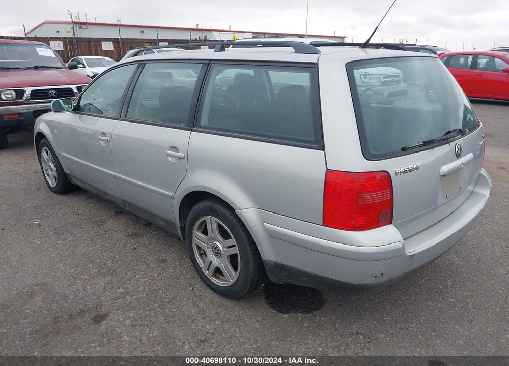 2000 VOLKSWAGEN PASSAT GLX VIN: WVWWH23B1YE390875