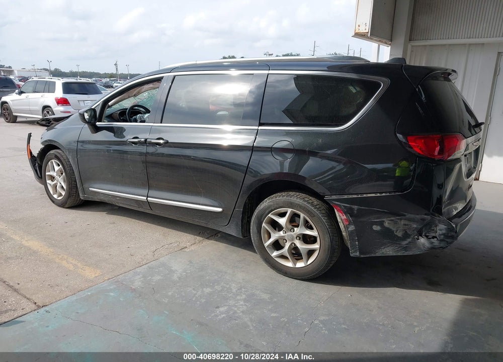 2018 CHRYSLER PACIFICA TOURING L VIN: 2C4RC1BG9JR126637