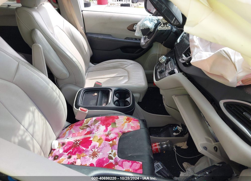 2018 CHRYSLER PACIFICA TOURING L VIN: 2C4RC1BG9JR126637