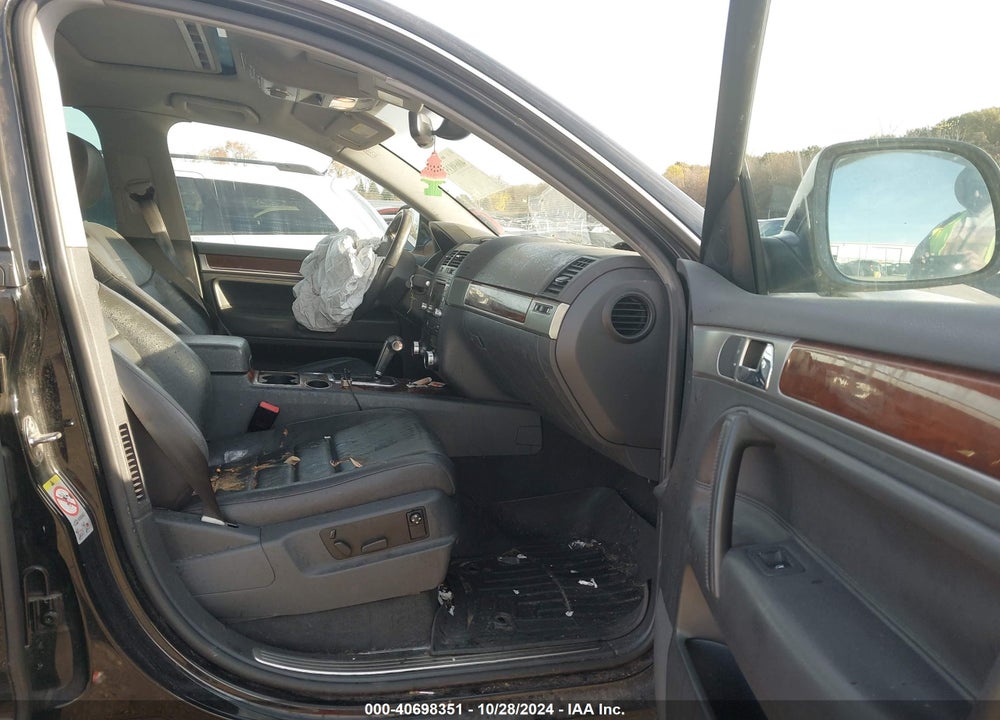 2009 VOLKSWAGEN TOUAREG 2 VR6 FSI VIN: WVGBE77L29D005172
