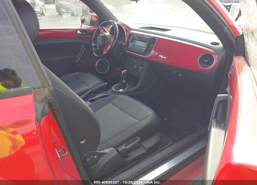 2012 VOLKSWAGEN BEETLE VIN: 3VWJP7AT0CM641164
