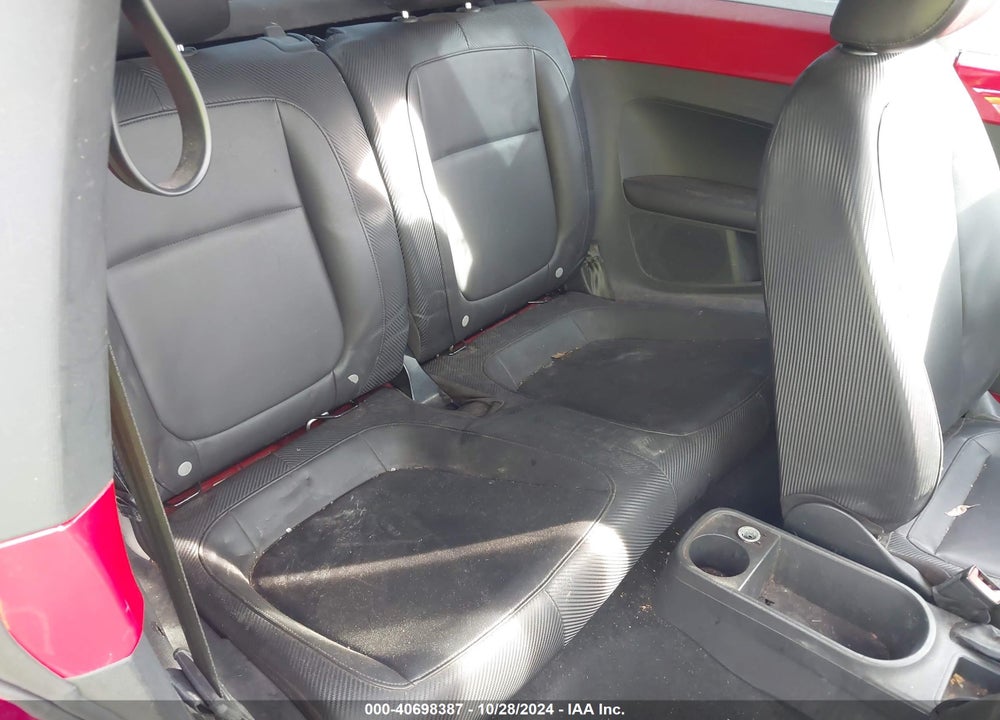 2012 VOLKSWAGEN BEETLE VIN: 3VWJP7AT0CM641164