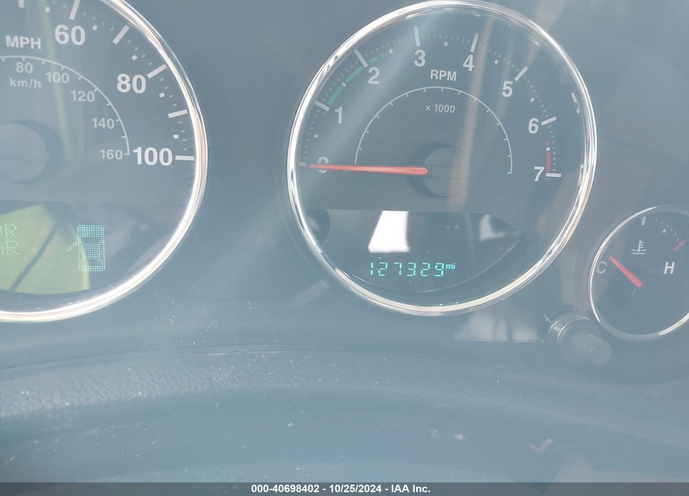 2015 JEEP WRANGLER UNLIMITED SAHARA VIN: 1C4BJWEGXFL669947