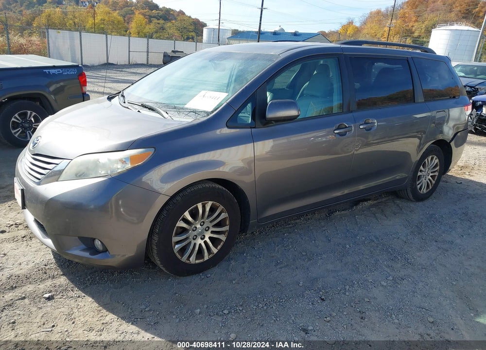 2011 TOYOTA SIENNA XLE V6 VIN: 5TDYK3DC0BS173732