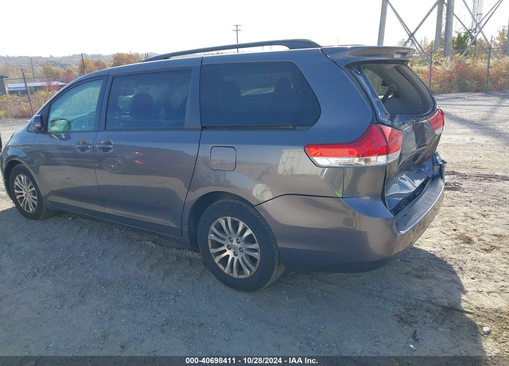 2011 TOYOTA SIENNA XLE V6 VIN: 5TDYK3DC0BS173732