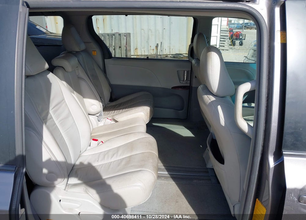 2011 TOYOTA SIENNA XLE V6 VIN: 5TDYK3DC0BS173732