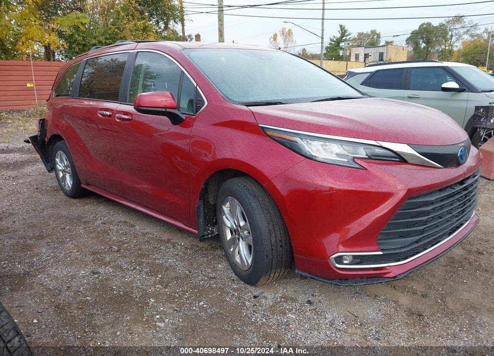 2022 TOYOTA SIENNA XLE VIN: 5TDJRKEC8NS093377