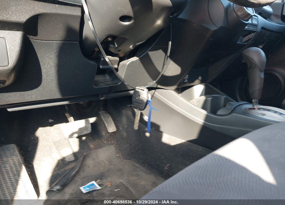 2012 HONDA FIT VIN: JHMGE8H39CS001233