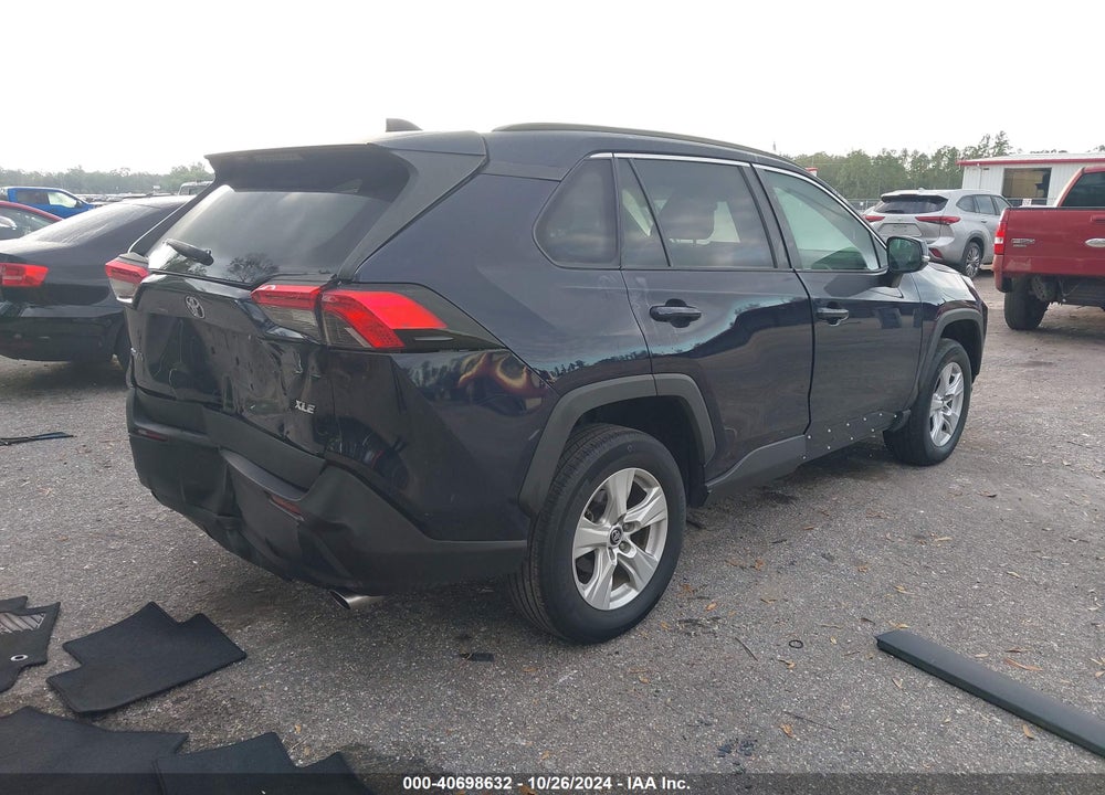 2020 TOYOTA RAV4 XLE VIN: 2T3W1RFV3LC076179