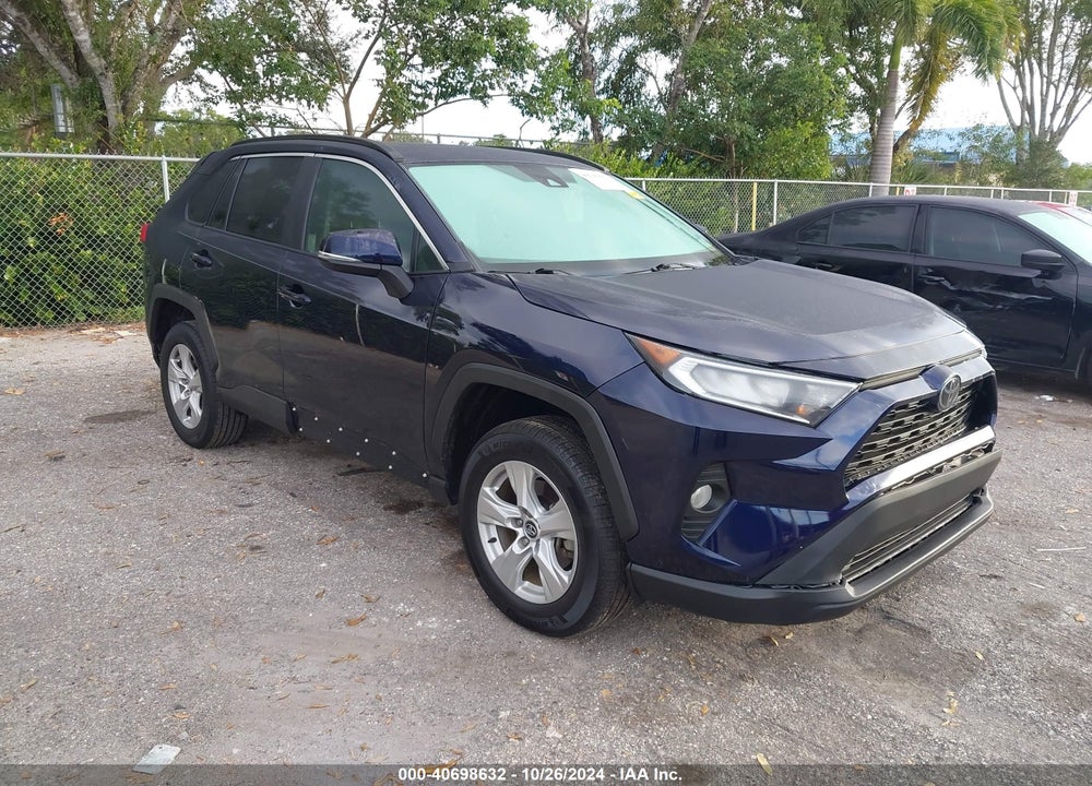 2020 TOYOTA RAV4 XLE VIN: 2T3W1RFV3LC076179