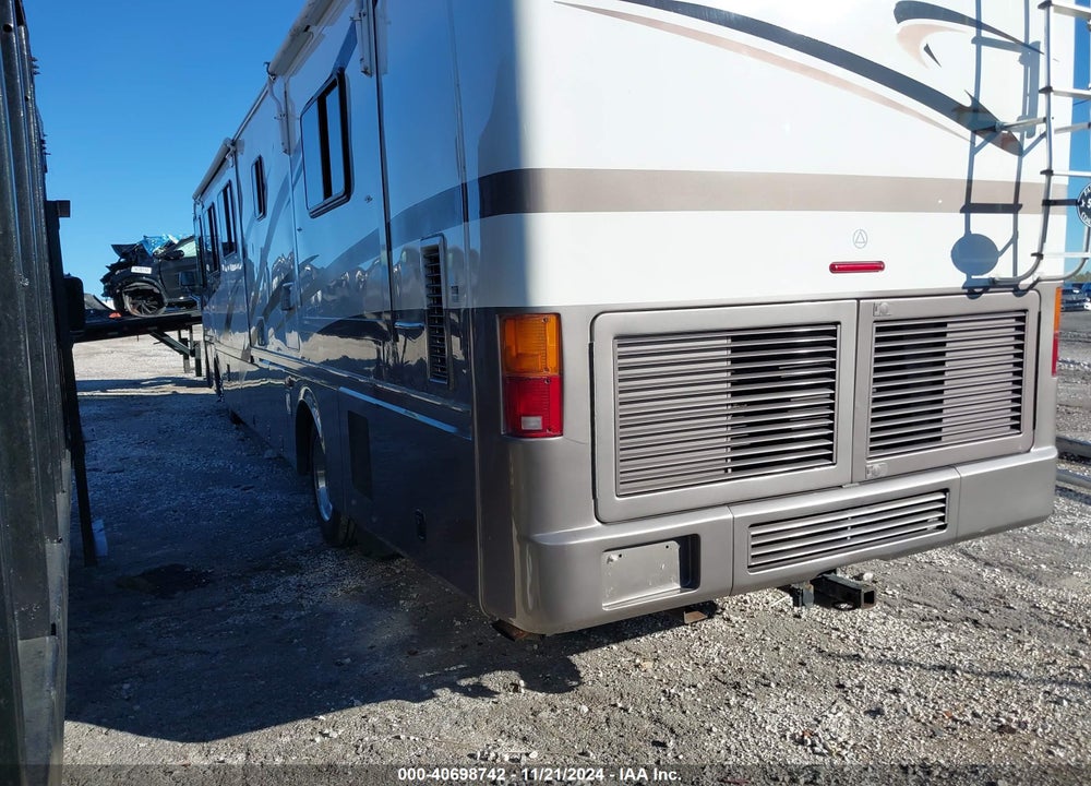 2002 ROADMASTER RAIL DYANASTER VIN: 1RF12061822016588