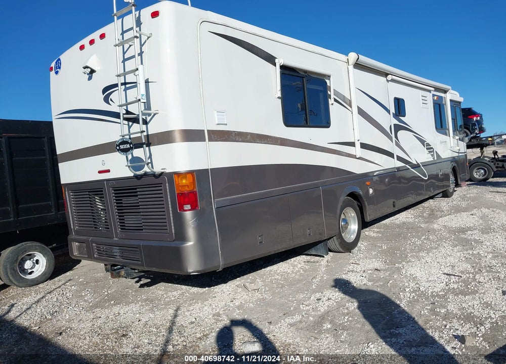 2002 ROADMASTER RAIL DYANASTER VIN: 1RF12061822016588