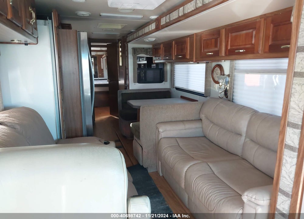 2002 ROADMASTER RAIL DYANASTER VIN: 1RF12061822016588