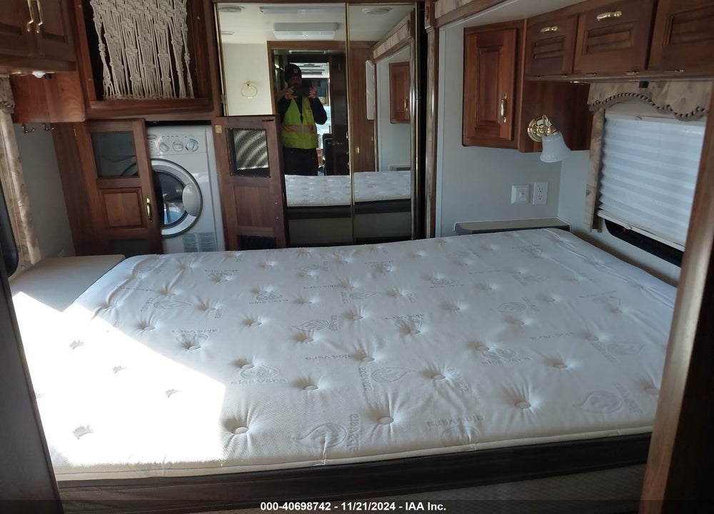 2002 ROADMASTER RAIL DYANASTER VIN: 1RF12061822016588