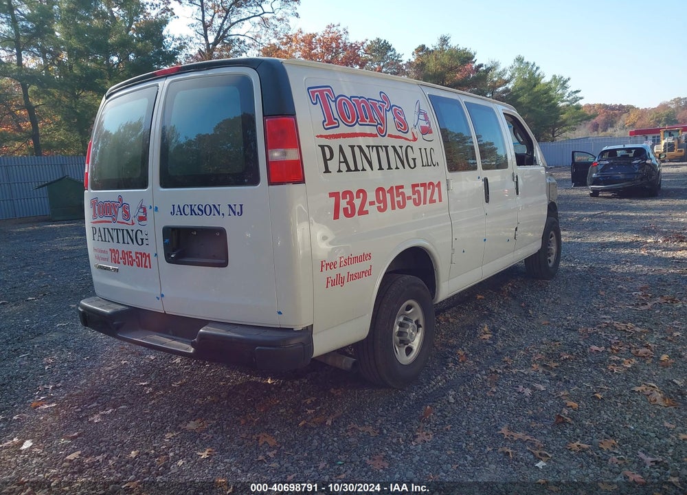 2022 CHEVROLET EXPRESS CARGO RWD 2500 REGULAR WHEELBASE WT VIN: 1GCWGAFPXN1220229