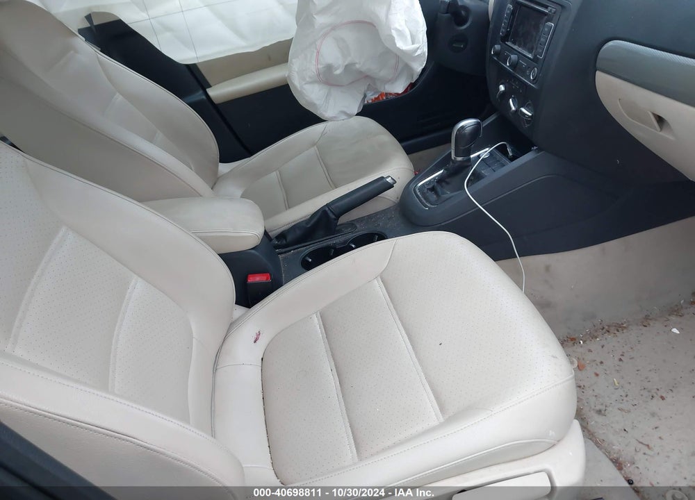 2015 VOLKSWAGEN JETTA 1.8T SE VIN: 3VWD07AJ7FM217050