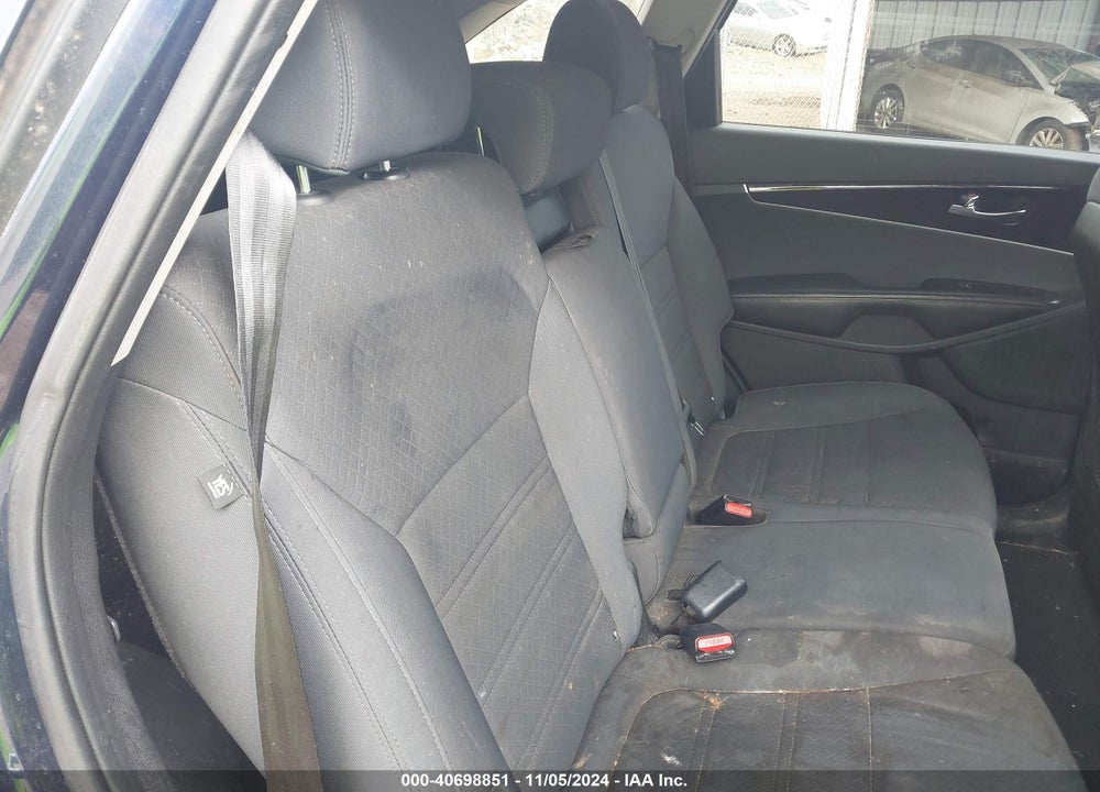 2016 KIA SORENTO 2.4L LX VIN: 5XYPG4A30GG036205
