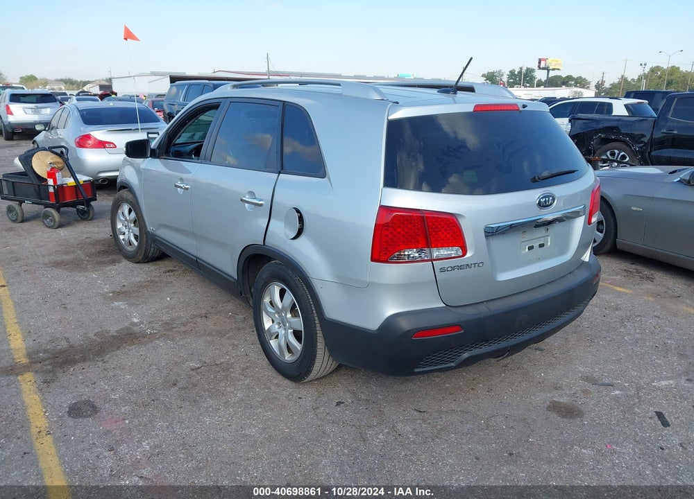2013 KIA SORENTO LX V6 VIN: 5XYKTDA26DG403603