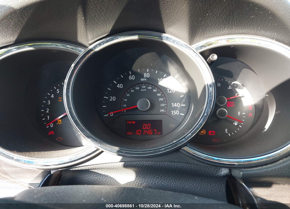 2013 KIA SORENTO LX V6 VIN: 5XYKTDA26DG403603