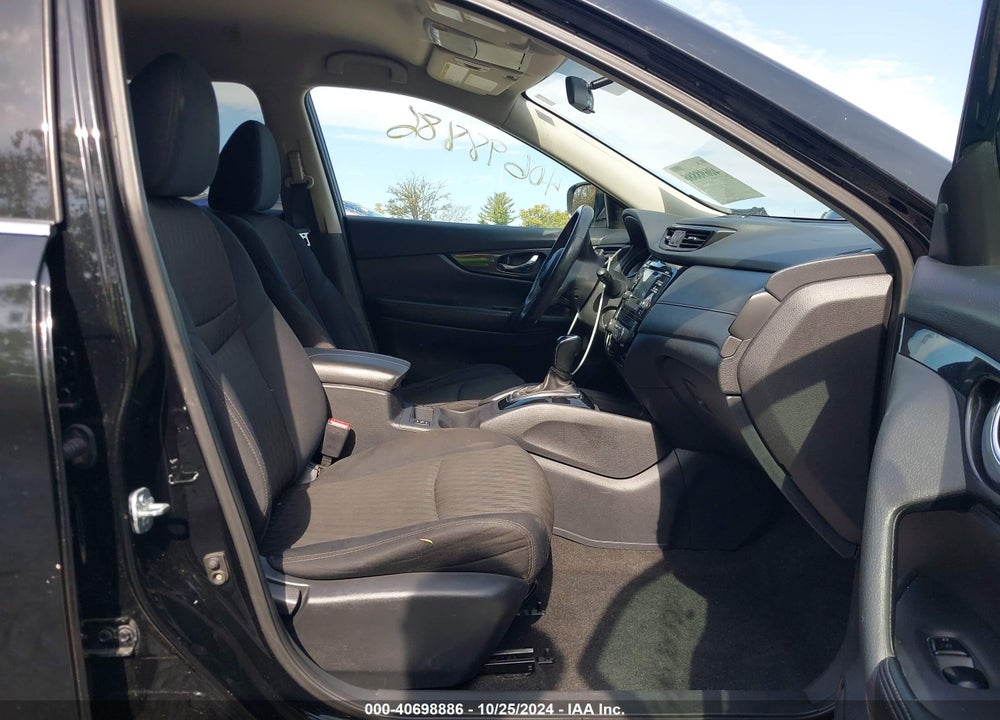 2017 NISSAN ROGUE SV VIN: 5N1AT2MV1HC812538