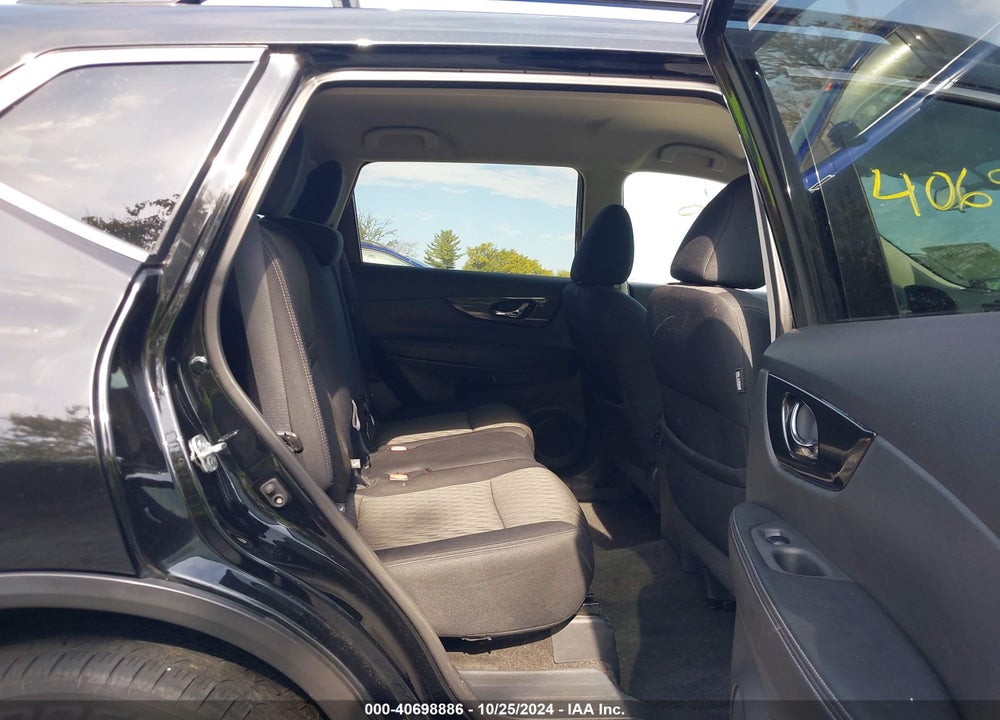 2017 NISSAN ROGUE SV VIN: 5N1AT2MV1HC812538