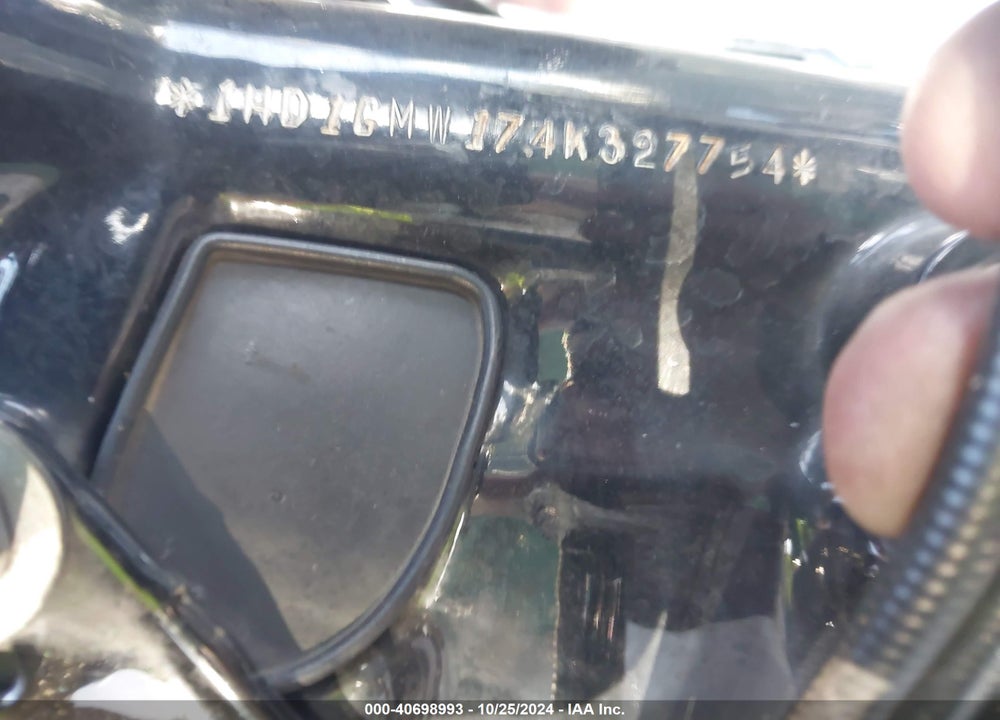 2004 HARLEY-DAVIDSON FXDI VIN: 1HD1GMW174K327754