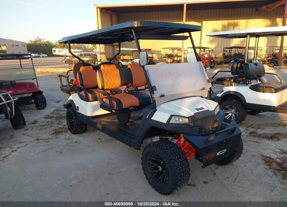 2023 GOLF CART LIONEL 6 SEATER VIN: 1405441