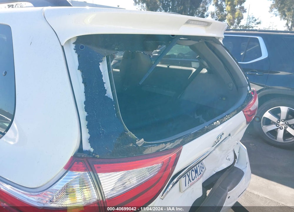 2015 TOYOTA SIENNA LE 8 PASSENGER VIN: 5TDKK3DC6FS611875