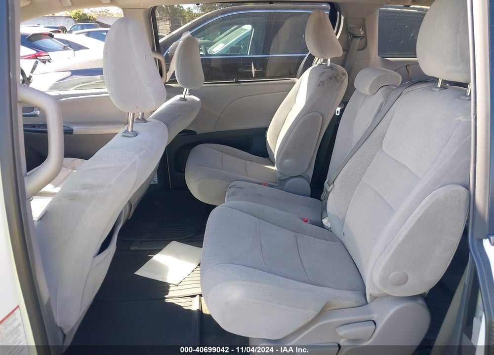 2015 TOYOTA SIENNA LE 8 PASSENGER VIN: 5TDKK3DC6FS611875