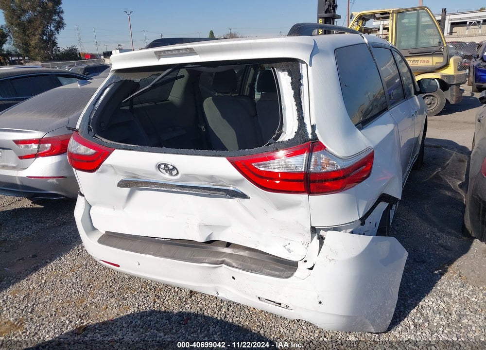 2015 TOYOTA SIENNA LE 8 PASSENGER VIN: 5TDKK3DC6FS611875