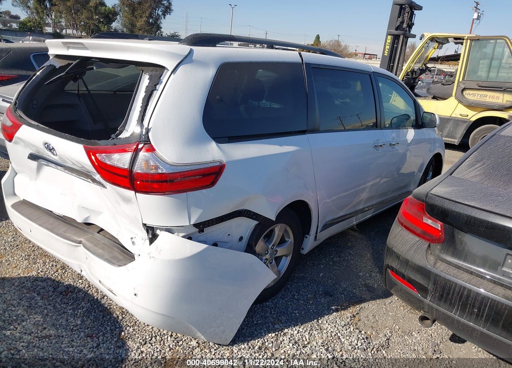 2015 TOYOTA SIENNA LE 8 PASSENGER VIN: 5TDKK3DC6FS611875