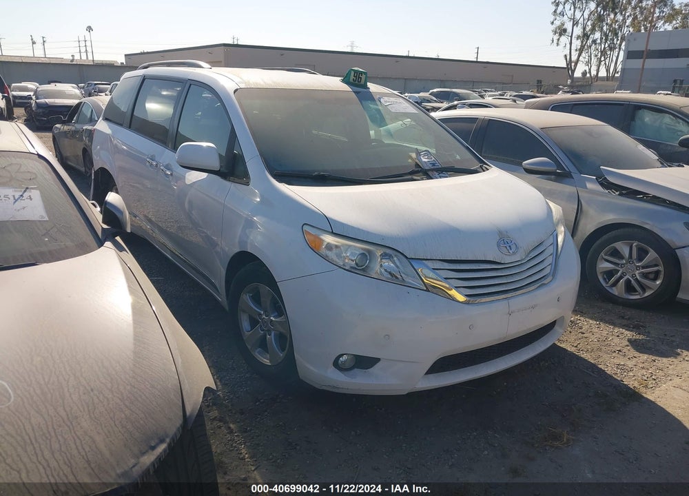 2015 TOYOTA SIENNA LE 8 PASSENGER VIN: 5TDKK3DC6FS611875