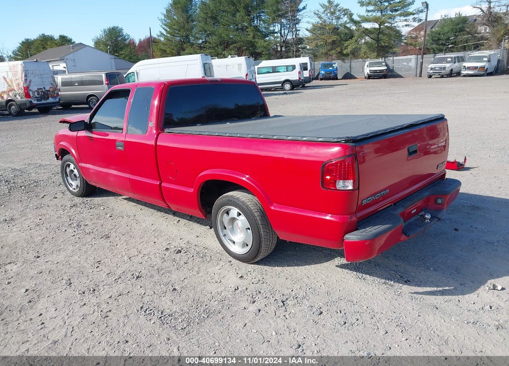 2001 GMC SONOMA SLS VIN: 1GTCS195018168915